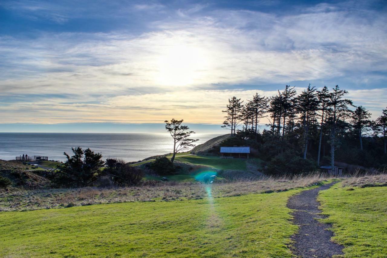 Beaches Inn | Captains Cove Cottage 9 Cannon Beach Exterior photo